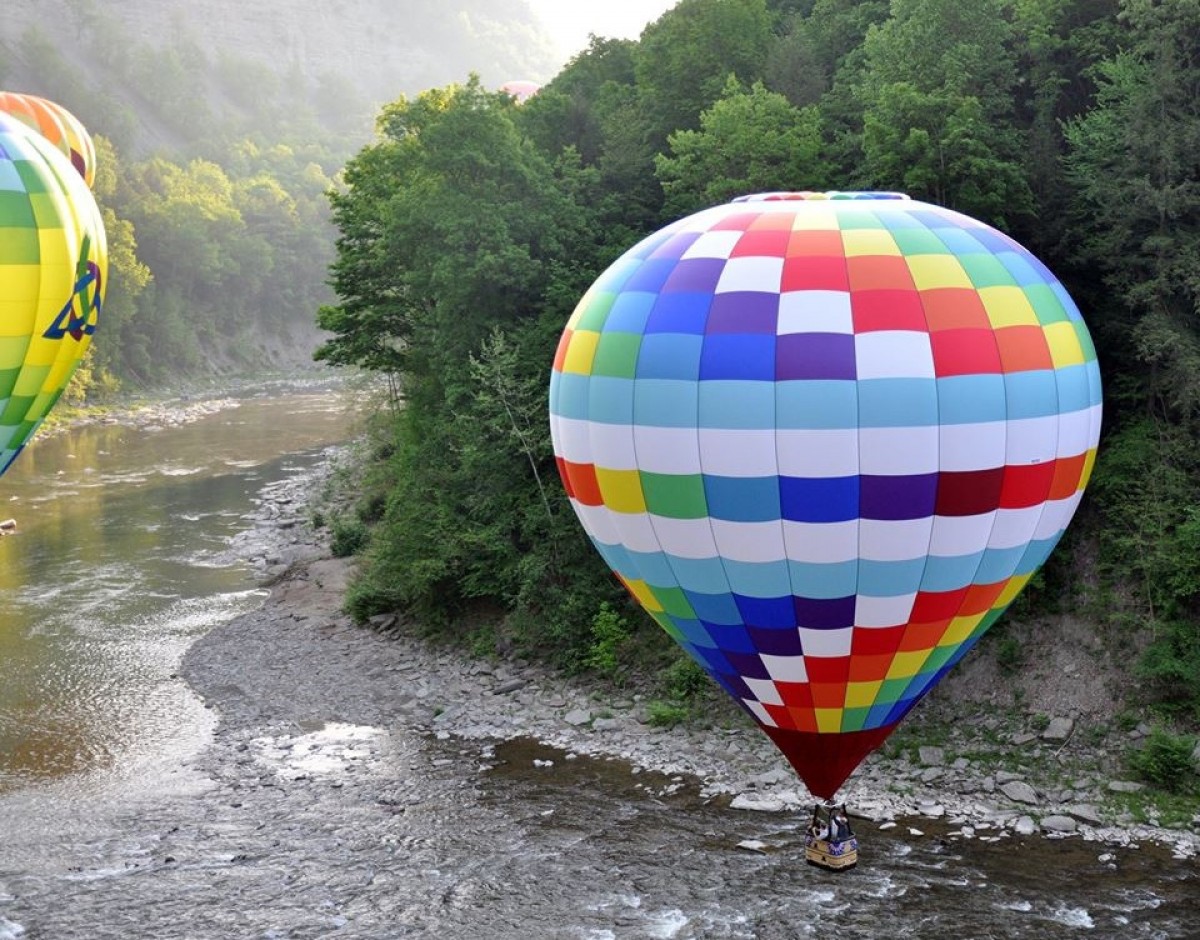 ambitie God Oppervlakkig Balloon Rides & Soaring in The Finger Lakes - Discover Upstate NY.com